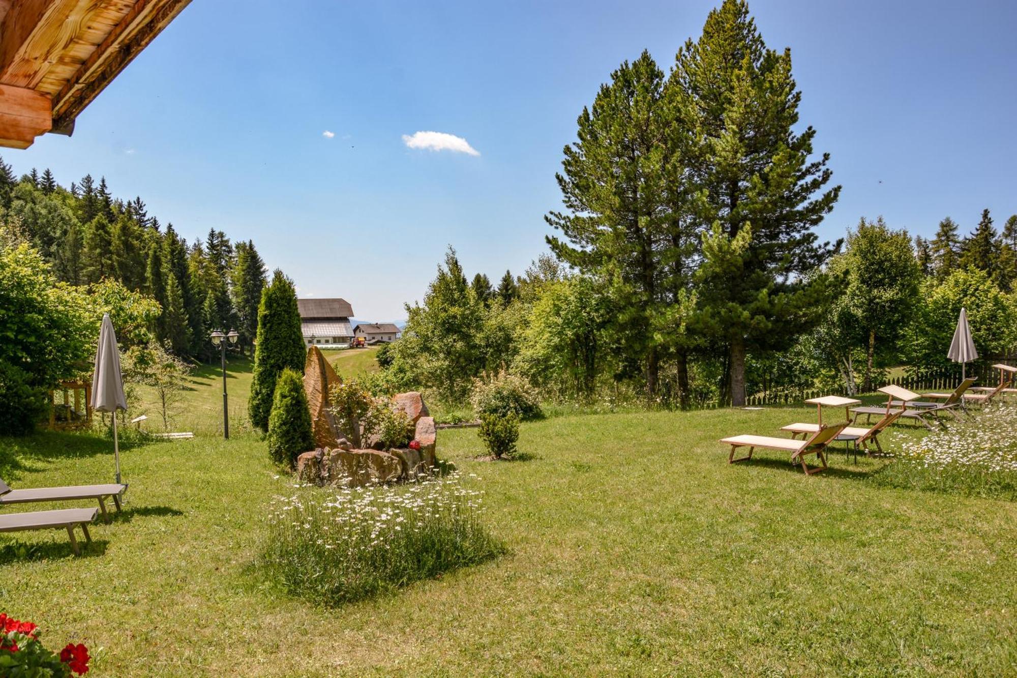 Berghotel Zum Zirm Collalbo Exteriör bild
