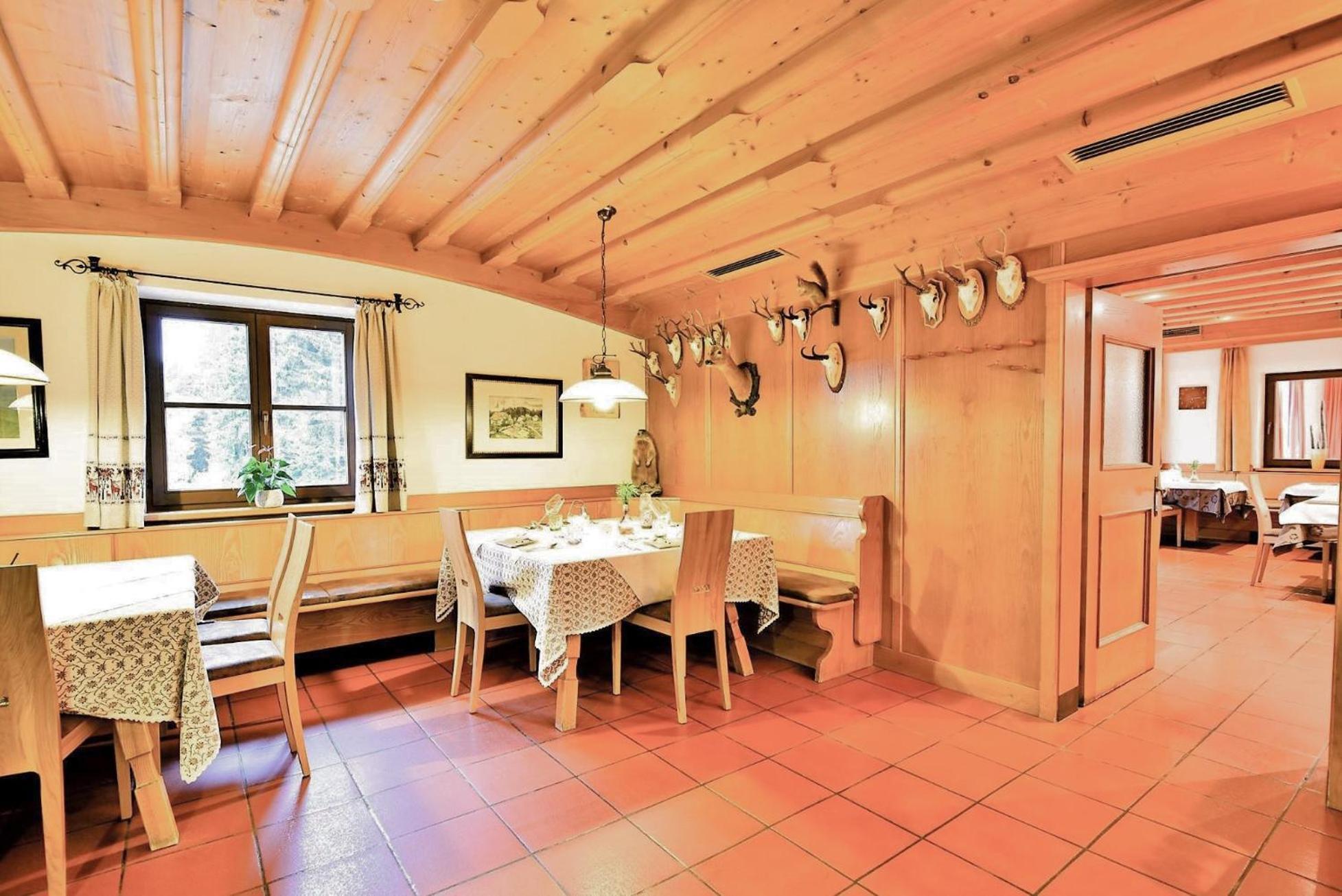 Berghotel Zum Zirm Collalbo Exteriör bild