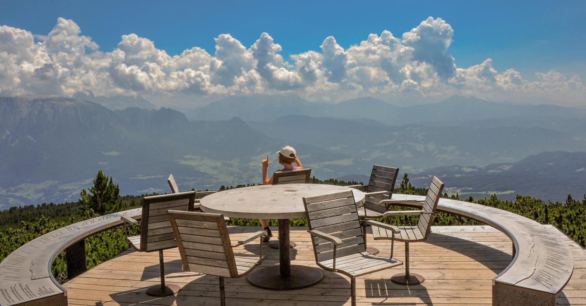 Berghotel Zum Zirm Collalbo Exteriör bild