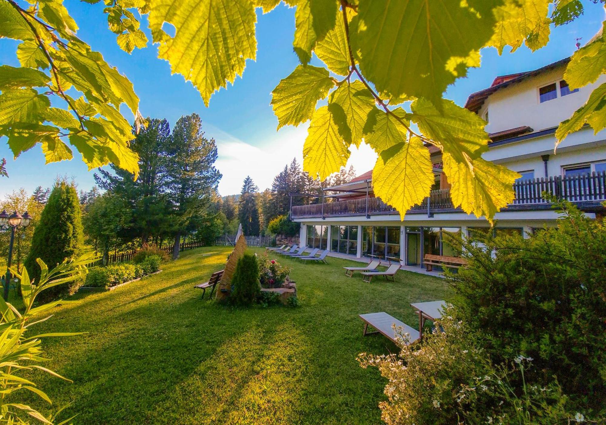 Berghotel Zum Zirm Collalbo Exteriör bild